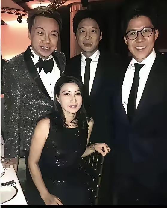 霍启刚曝光郭晶晶真实作息，整个香港豪门圈都沉默了。她每天6点起床，亲手做早餐。