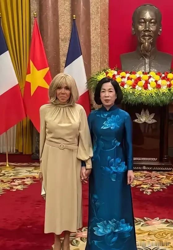 法国总统夫人被说配不上？其实这事背后有这些门道前几天看到新闻里法国总统马克龙老