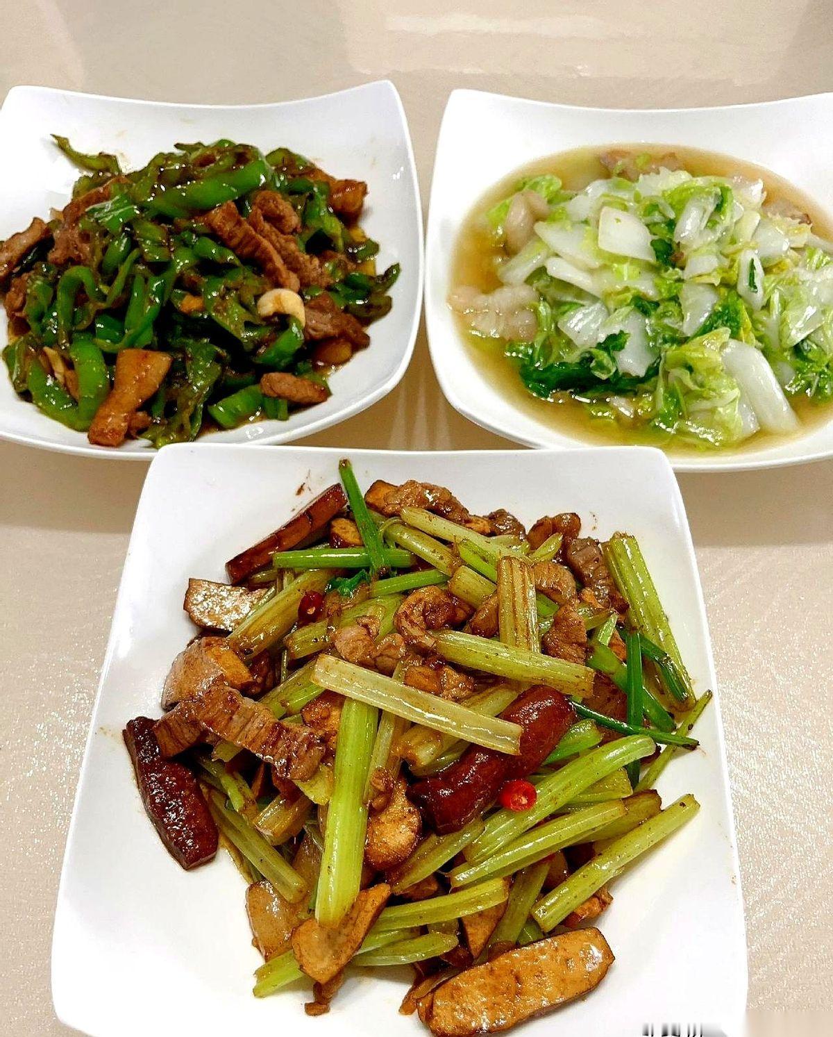 七年啊，连大孙子换下来的尿布有几道褶子，我都能闭着眼摸出来。今天小儿子一个电话