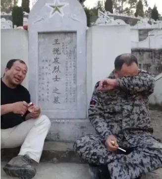 29年等待！老山烈士的全家福，终于等来了亲人的凝望韩维民这辈子都刻着198