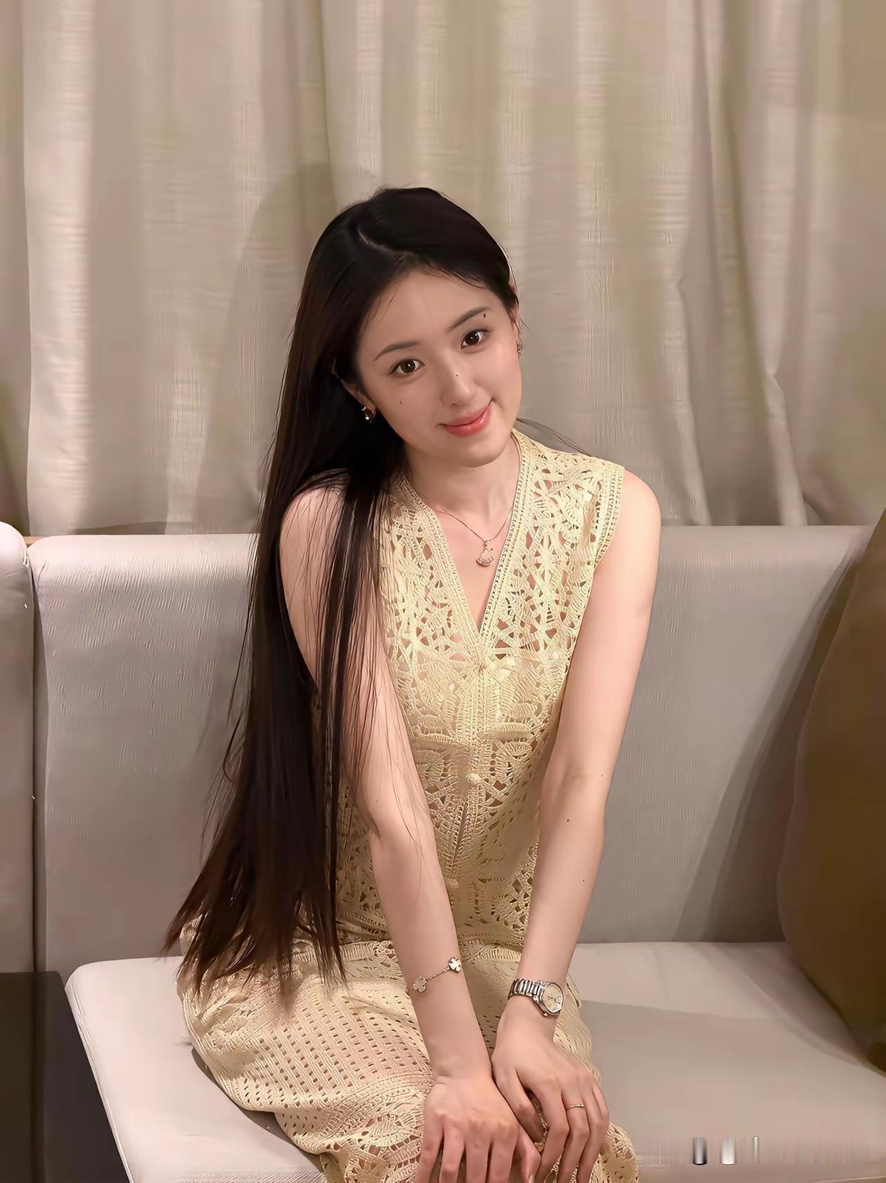 优雅气质，蕾丝连衣裙，轻松优雅，完美造型