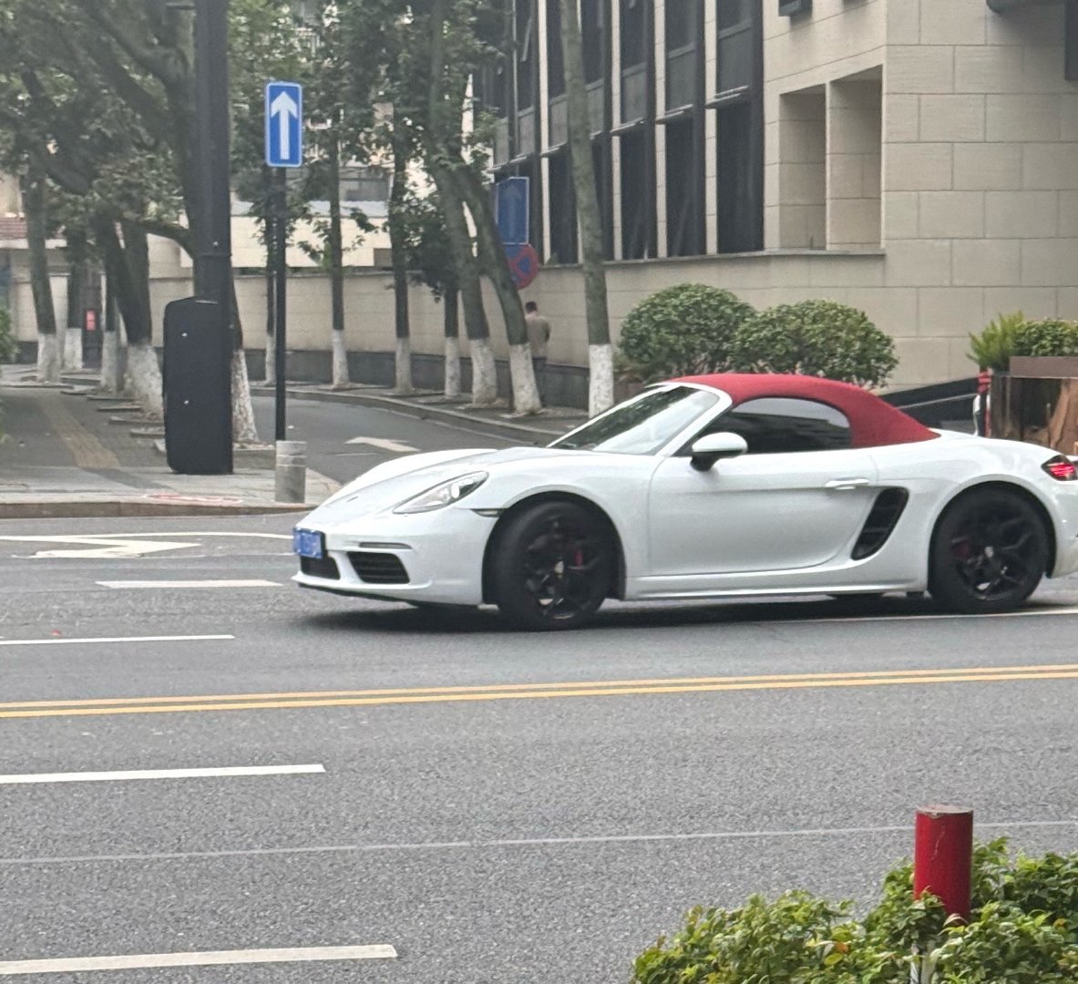 打车打到保时捷718​
