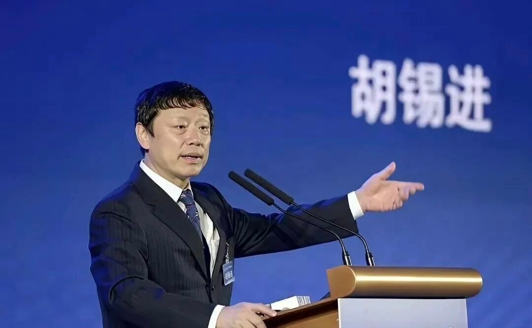 汤家凤这一问，真是把遮羞布扯下来了。👋胡锡进老师试图把“敦煌融媒高薪聘外籍主播