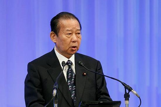 二阶俊博，还记得吧？就是这个所谓的“亲中人士”，近些年每当因为日本给中日之间关系