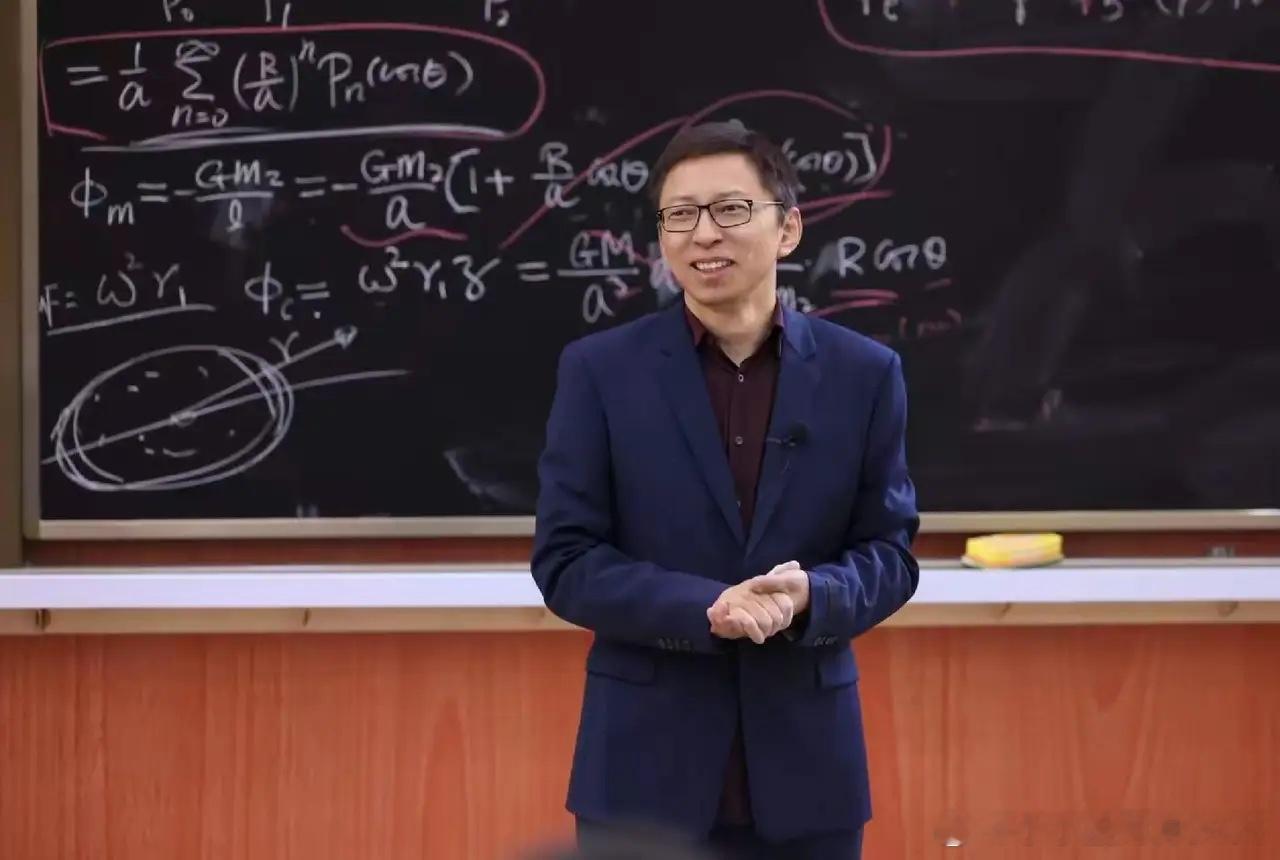 都说张朝阳是穿越者，还真不是瞎讲。早年马化腾走投无路想300万卖QQ，他压价到60万；后来马云去搜狐