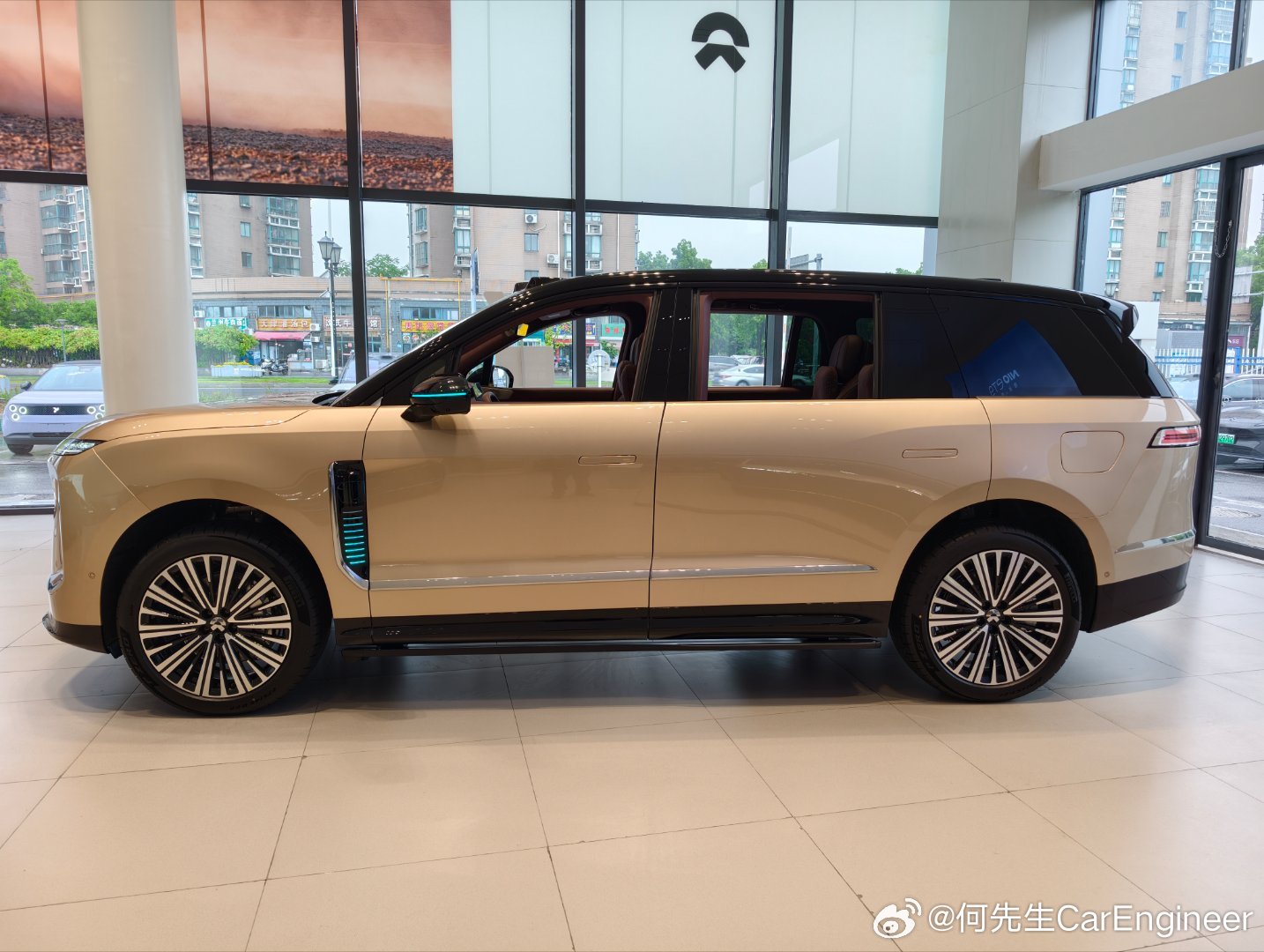 李斌回应50万买宝马还是买蔚来50万买宝马X5还是ES9，不能只看价格重叠。两个