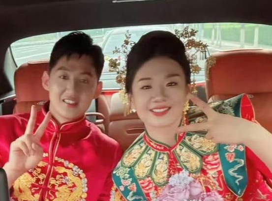 31岁女排奥运冠军杨方旭大婚，丈夫身份曝光