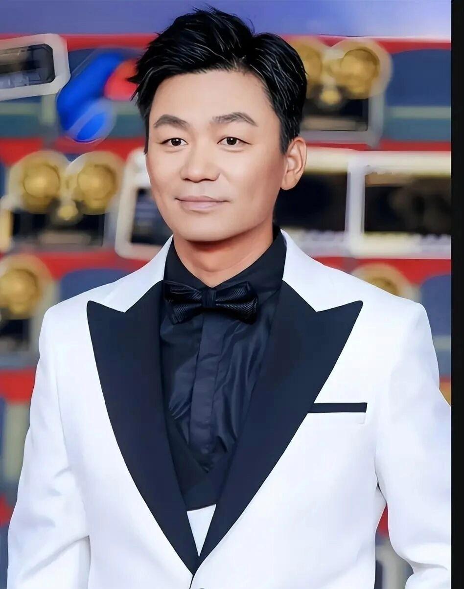 不出意外的话，43岁的王宝强，又要凭借《狠家伙》赢麻了。不查不知道，