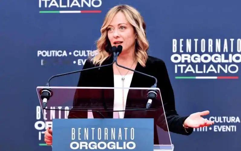 意大利总理的态度也转变了。据俄罗斯卫星通讯社12月11日报道，意大利总理梅洛