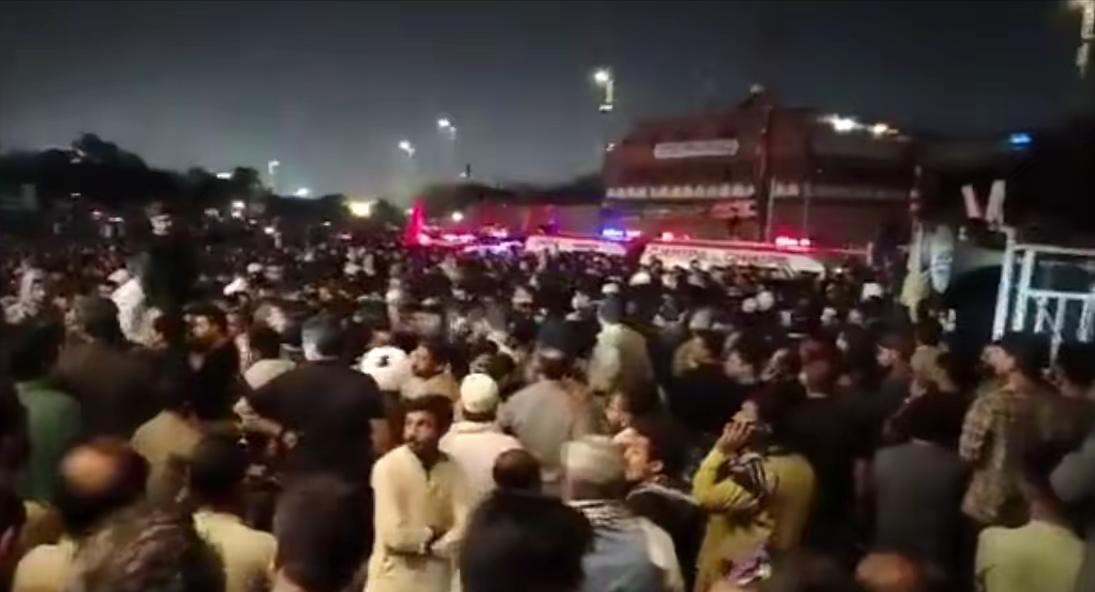 美国又创造了历史！美国驻巴领事馆士兵，向抗议人群开枪，造成死伤。因美国轰炸伊朗