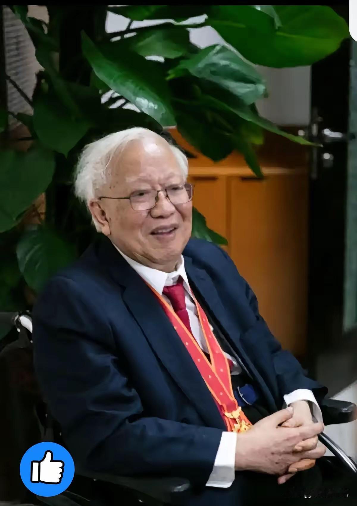 终于搞明白了不冤屈自己的代价，胡福明拒签遭非议，40年后一封信让全网点赞