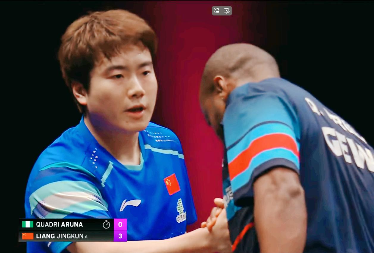 哈哈，志强今天嘴角压不住了，自己两个徒弟，梁靖崑和周启豪都赢了。而且大胖