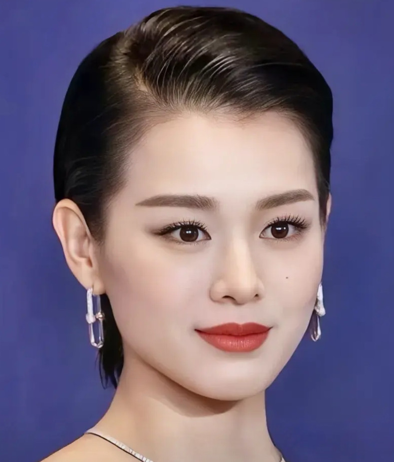 为什么胡杏儿老是碰到渣男？前男友黄宗泽是出名的花心大萝卜，现任老公又被拍在夜店跟