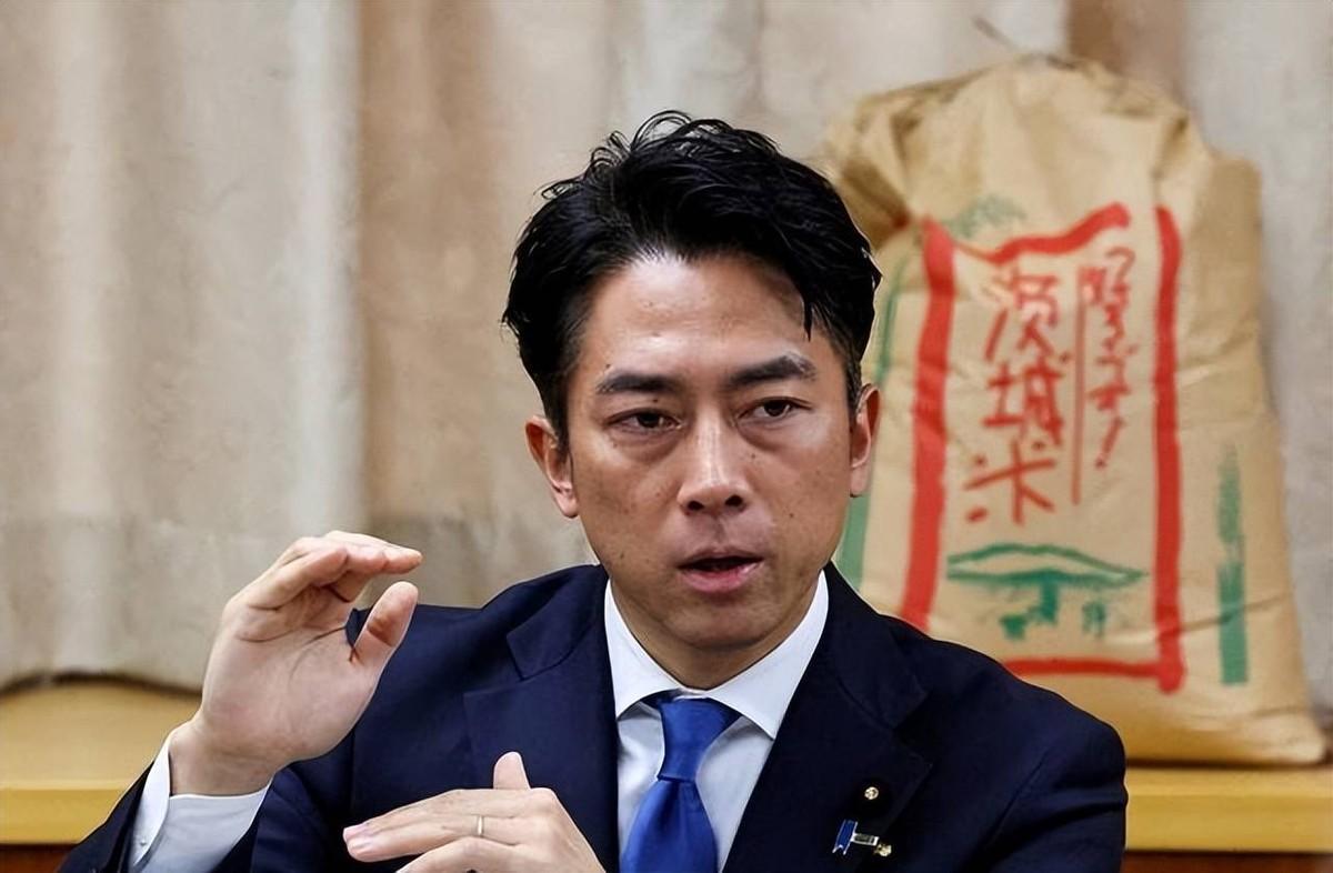 当着20多国面，小泉要求联合抗华，转头发现，美国对中方连让两步正在访美行程中的