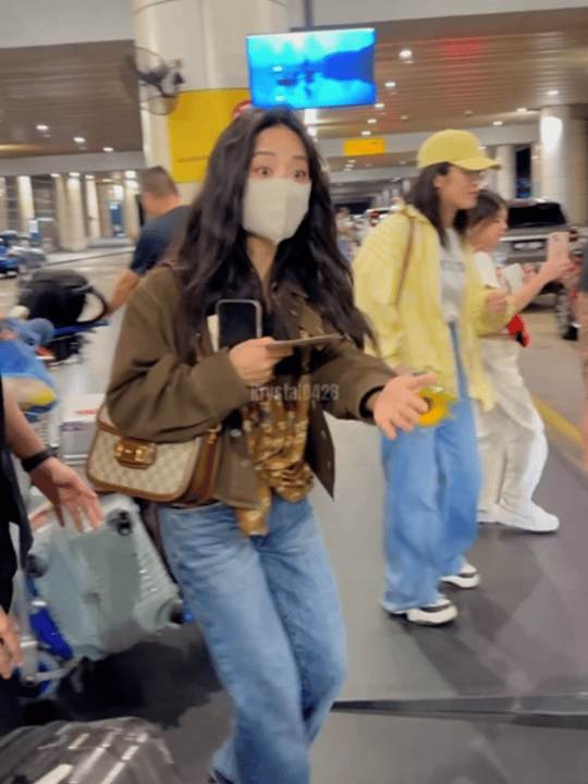 依旧手忙脚乱😆依旧眼里有活😆（图源水印）​​​