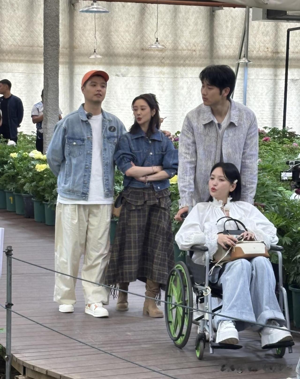 原来他们是一对明星夫妻，娱乐圈美女太多了，但像照片中这个类型的还真没有第二个，