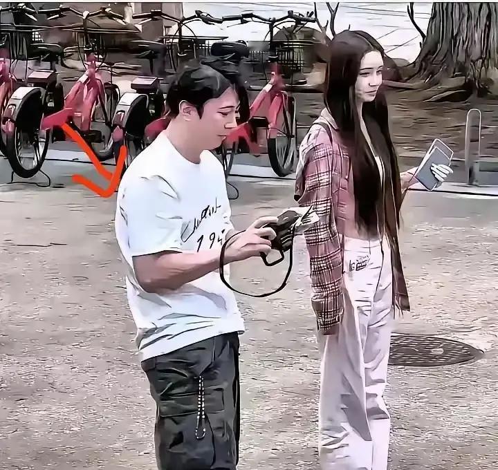 王思聪日本街头被拍引热议：百亿身家抵不过心气的重量？近日王思聪在日本街头的抓拍