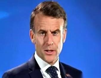 大反转动作来了？随着几枚炸毁厂房的残片落地，全世界都看傻了：本来越射向乌线的战火