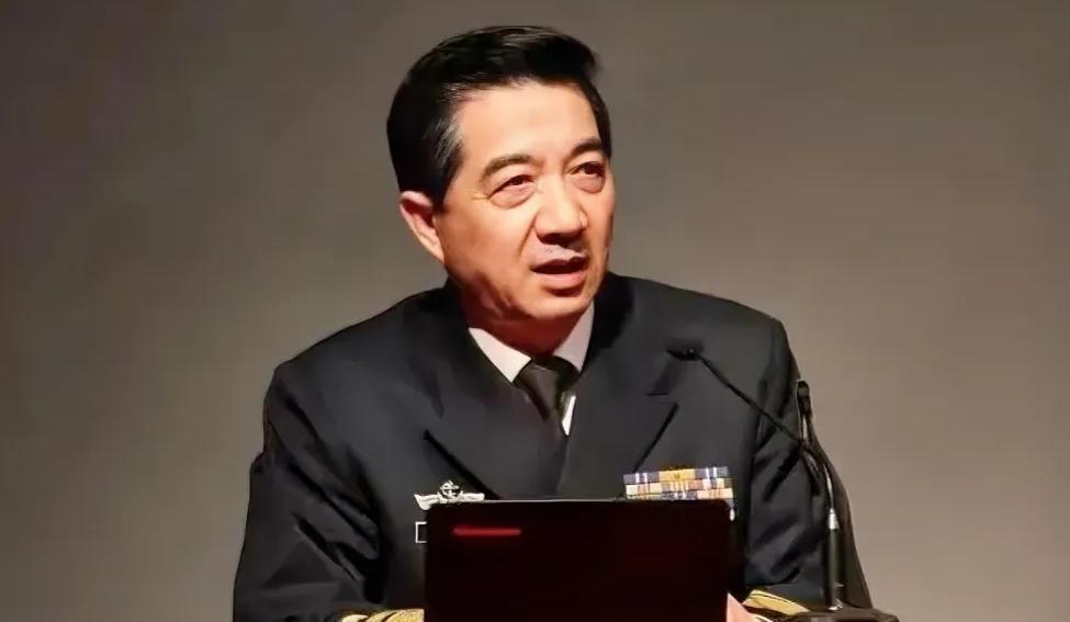 谢谢你张召忠！你真是伟大的预言家！2015年你就说过：“美国啥也不干，让中国追，