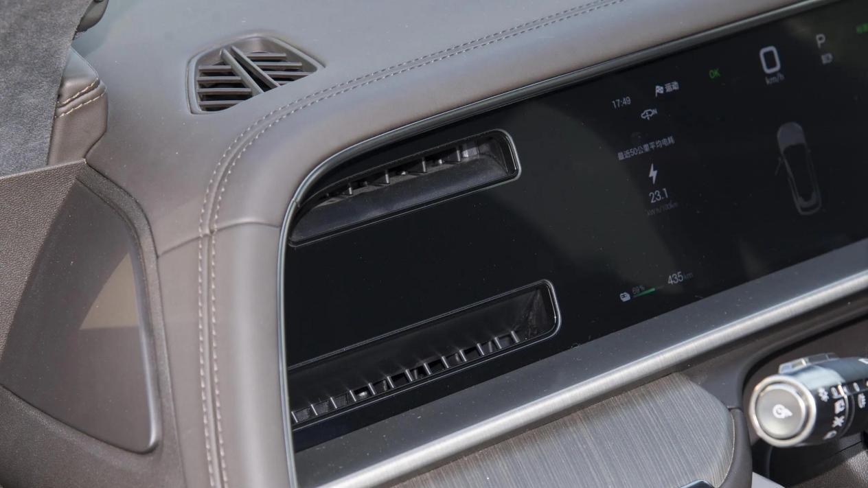 被低估的比亚迪SUV,3.9秒破百+魔毯空悬,23.98万起,续航702km