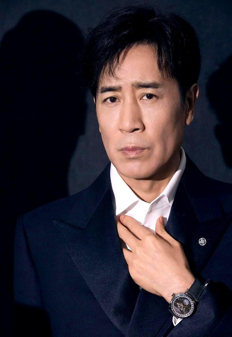 8岁小孩当众“求工作”吓坏于和伟？娱乐圈顶级大佬这反应，直接把我整破防了！一