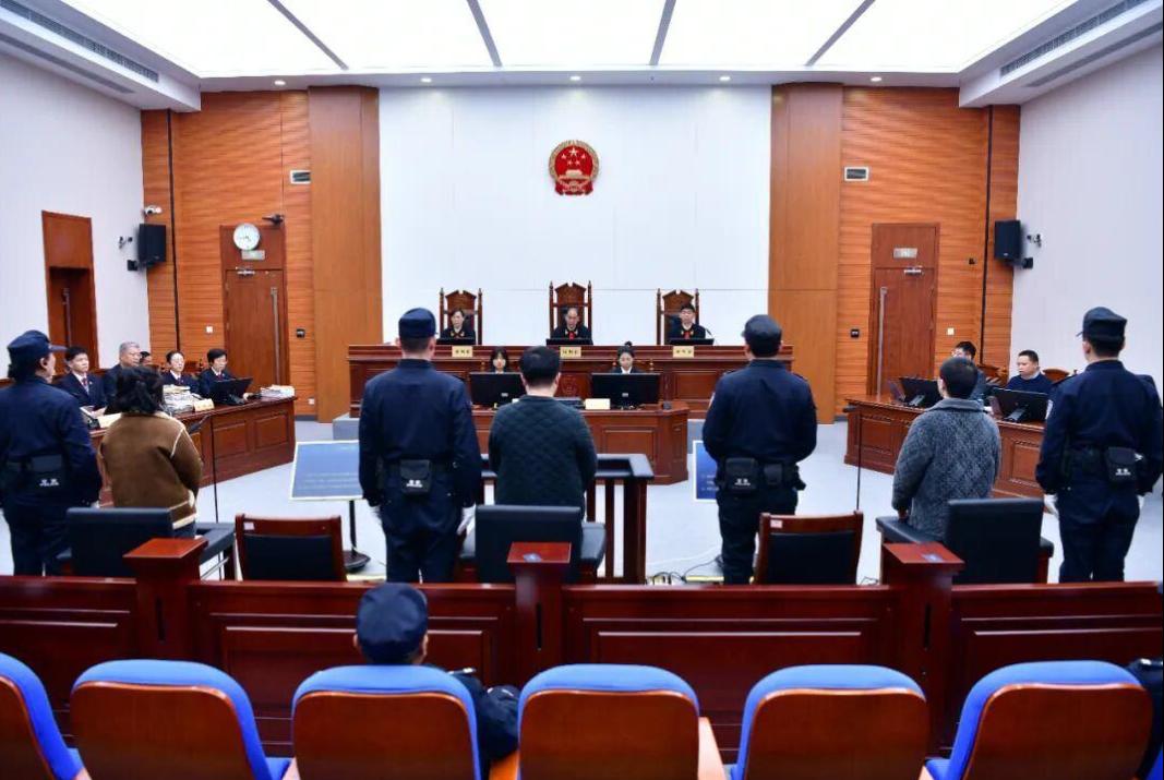 罗大美”遇害案二审作出宣判12月5日上午，河南省高级人民法院在南阳中院开庭审理