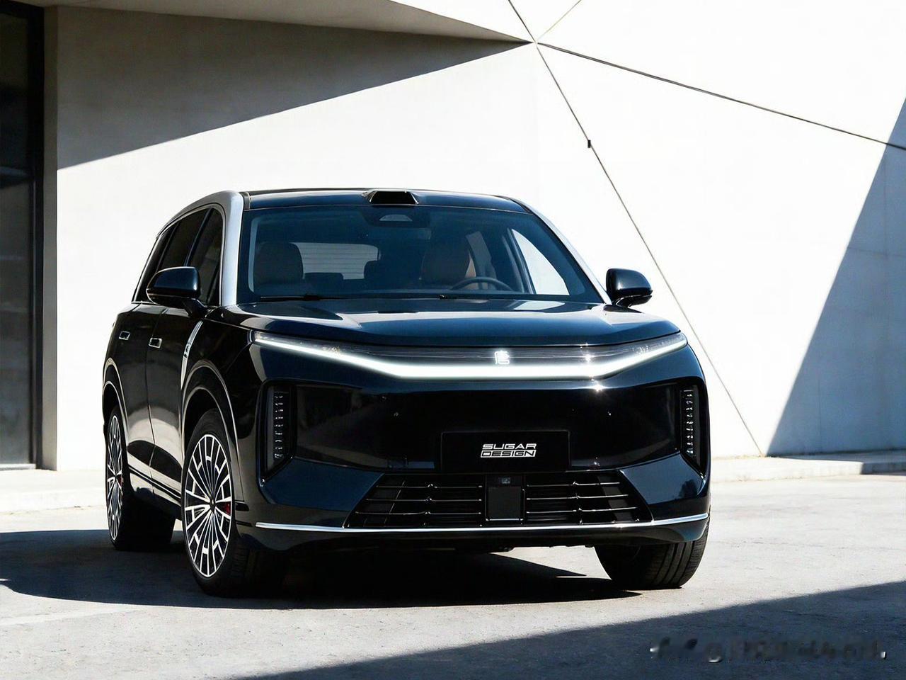 比亚迪颜值终于也在线了，尤其是这个黑色，太帅！比亚迪大唐新车昨天悄悄亮相了！作