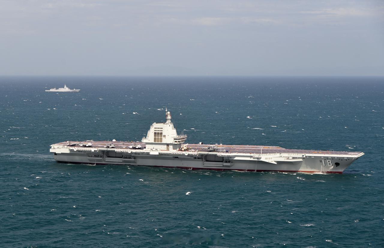 回顾2025年，中国海军新增16水面战舰，排水量至少增加20万吨！2025年我国