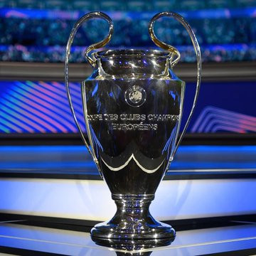 【关于欧冠的经济账】如果曼联未能下赛季获得欧冠资格所带来的影响：1.缺席损失额外