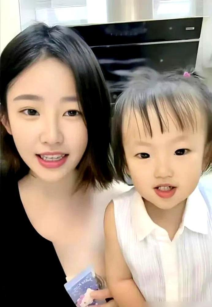 花了十几万整容一点都不心疼？说实话，这钱来得也太轻松了吧！最近黄一鸣那位认识