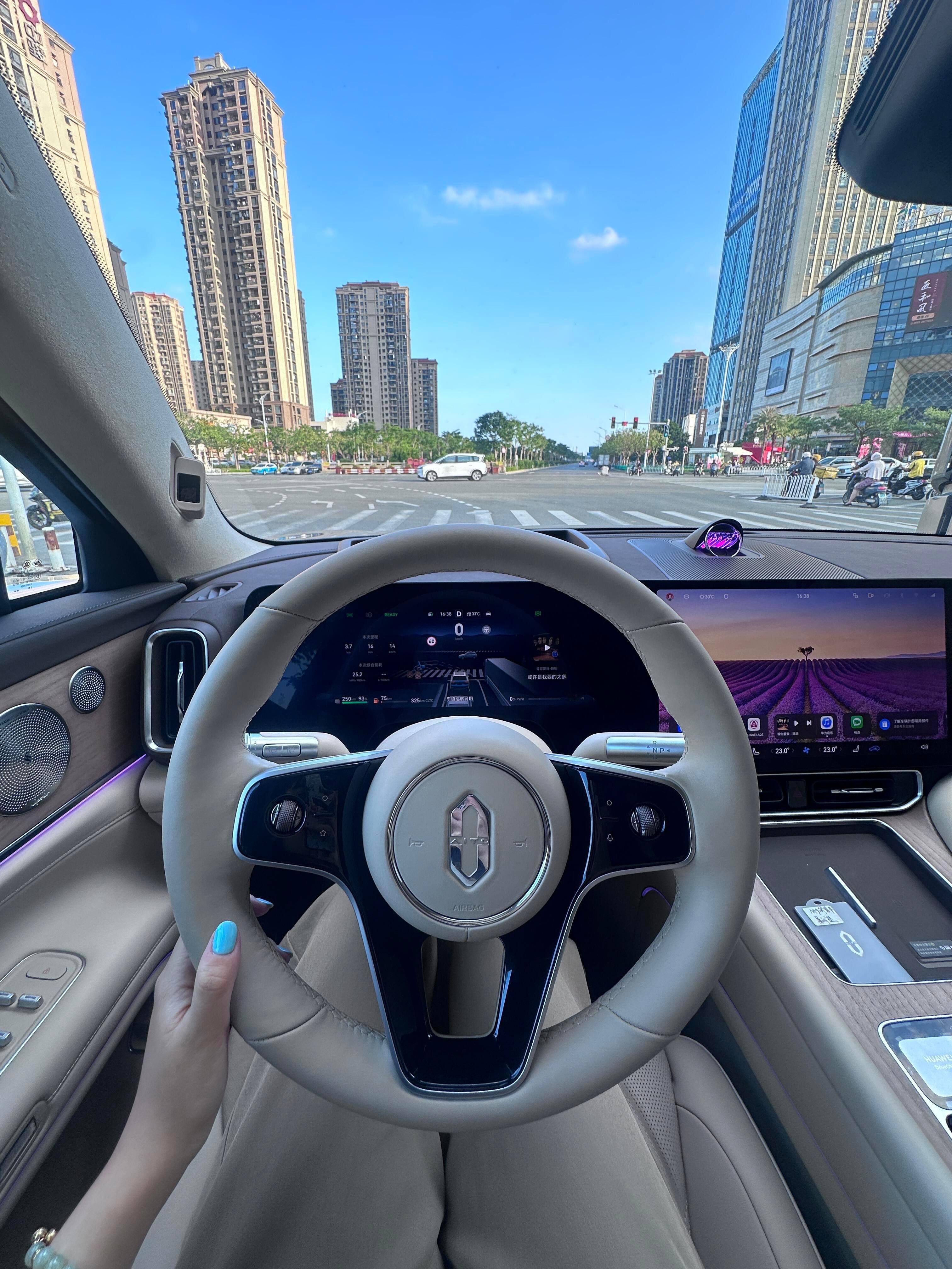 BBA的时代确实翻篇了，现在开着M9，那些曾经的烦恼好像真的烟消云散了。以前总觉