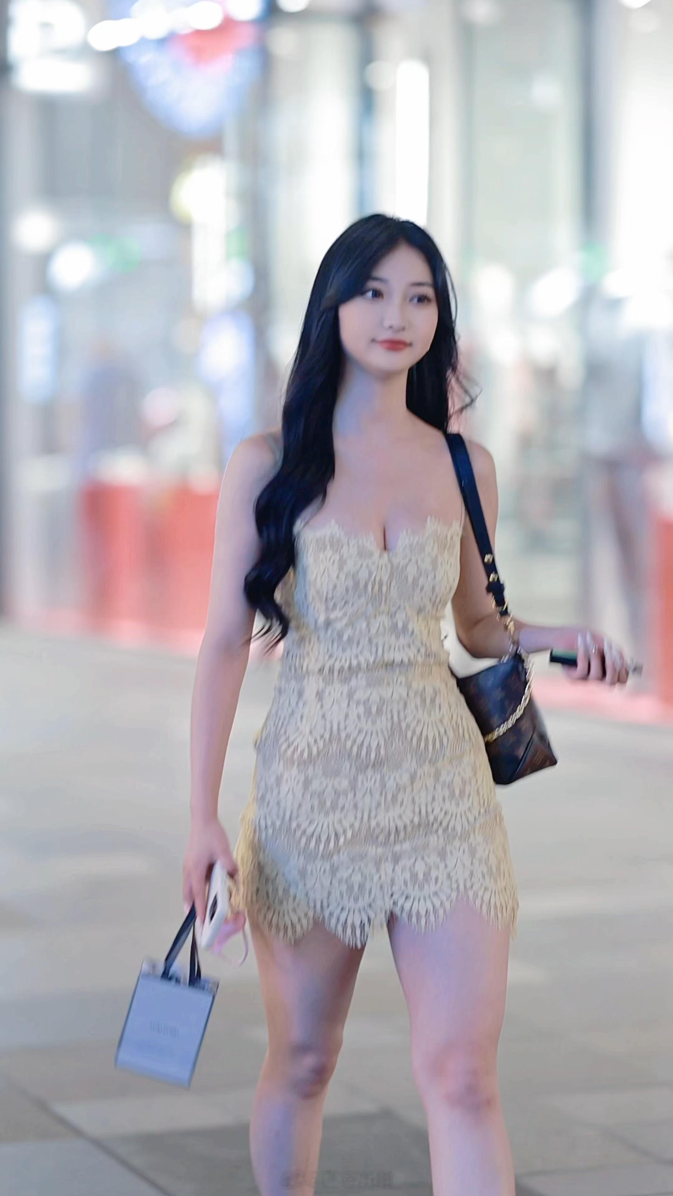 【成都街拍】你爱上哪个小姐姐？丨摄影拍照每日穿搭