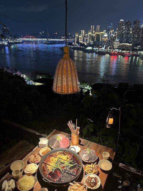 在重庆打拼多年，慢慢读懂山城独有的处世性格在重庆生活越久，越能体会本地人外表火