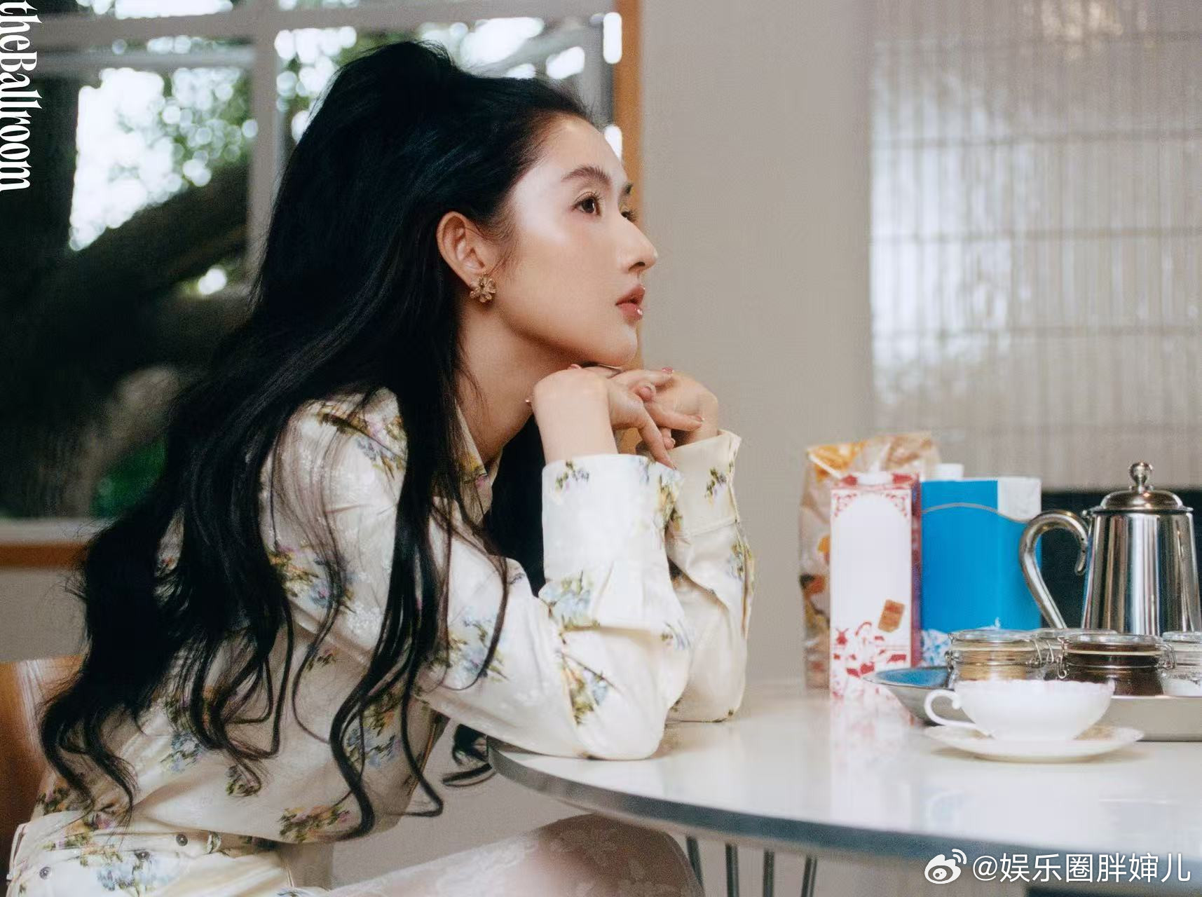 王玉雯花神降临刷到王玉雯新刊封面被惊艳到！theBallroom四月刊「春与