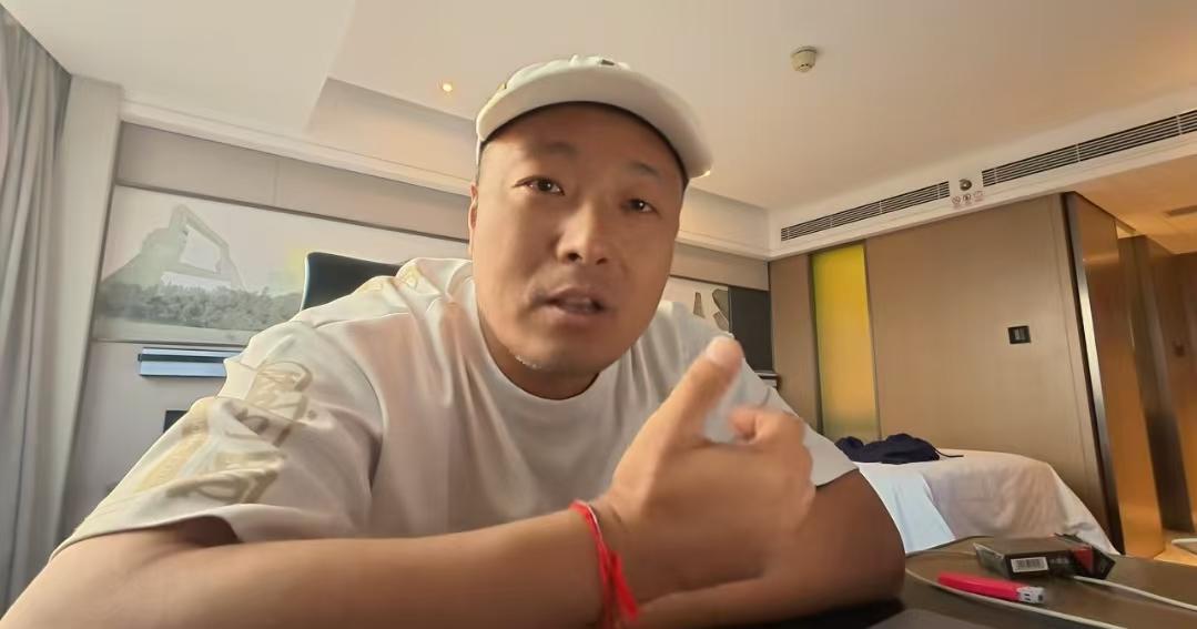 我预料到了萧山夫妻回山东认亲后会出个视频也预料到了他会出来道歉说考虑不周万万
