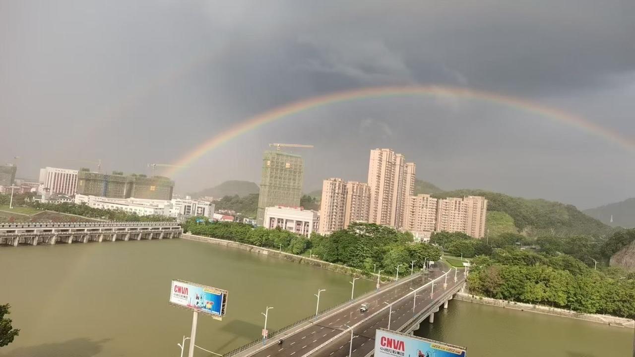 四川自贡市不是没有辉煌过！1936年自贡市的GDP超过成都市，以8.26亿位列全