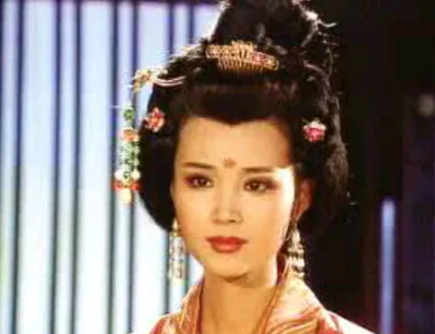 710年夜，韦皇后正在寝宫睡觉，25岁的李隆基带兵闯入。韦皇后怒吼：“大胆逆子！