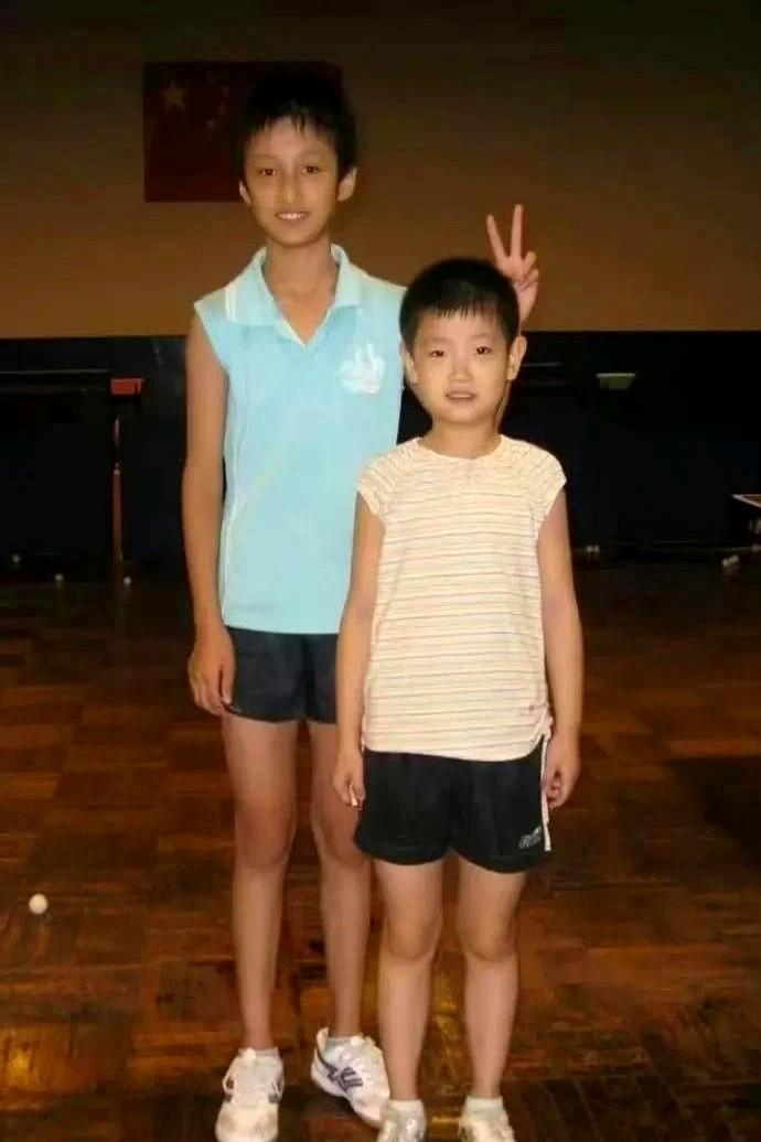 莎莎真是等比例长大！估计莎莎本人看到这两张照片，都觉得不可思议吧！[惊喜