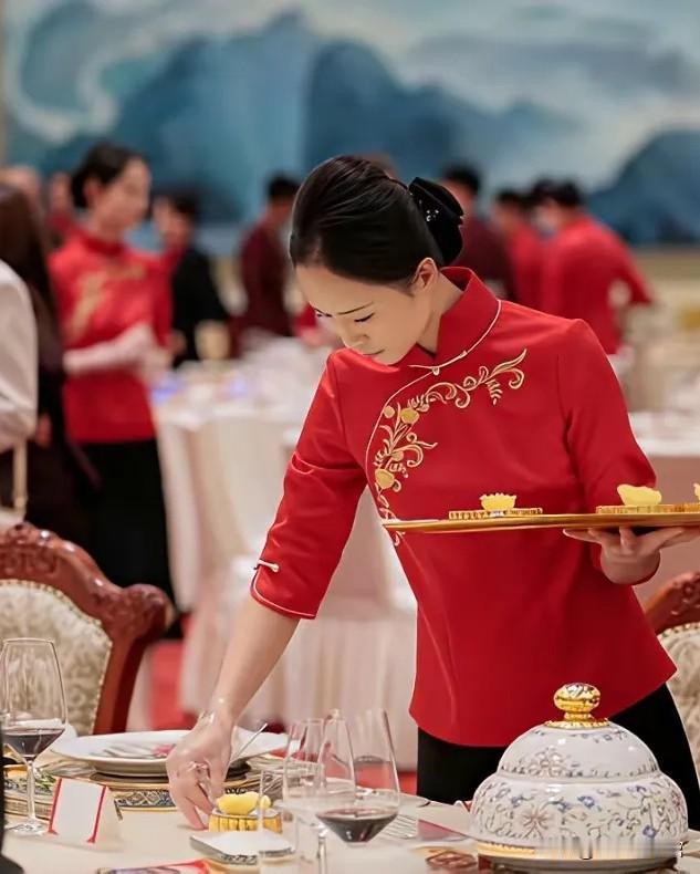 为啥国宴选淮扬菜？不选川菜、鲁菜？这可不是随便定的，是1949年开国大典前，