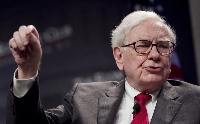 95岁巴菲特退休爆预言：“美日会更强大”！人们在猜“咋不提中国”时，没成想他关于