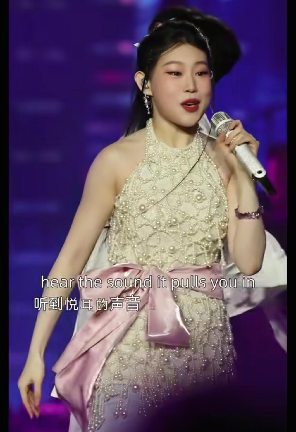 小沈阳有点太望女成凤了，他的心太急了，一心想把女儿沈佳润推上演艺圈。女儿根本就没
