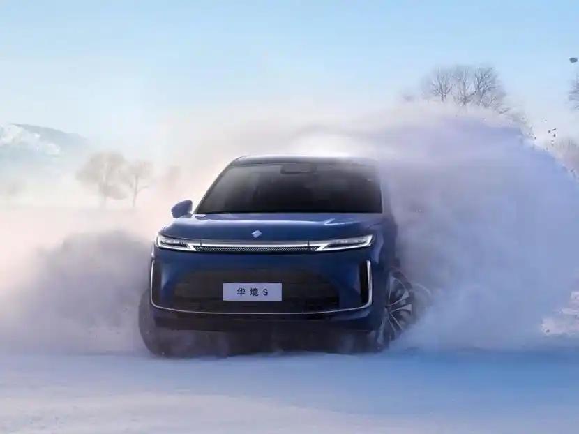 华境S全球首秀标配华为乾崑近日，上汽通用五菱全新旗舰车型华境S迎来全球首秀