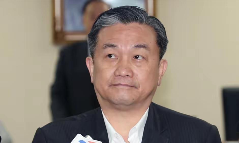 王定宇这次又火了！王定宇在民进党这次1.25兆军购案表现得特别卖力。竟然敢警