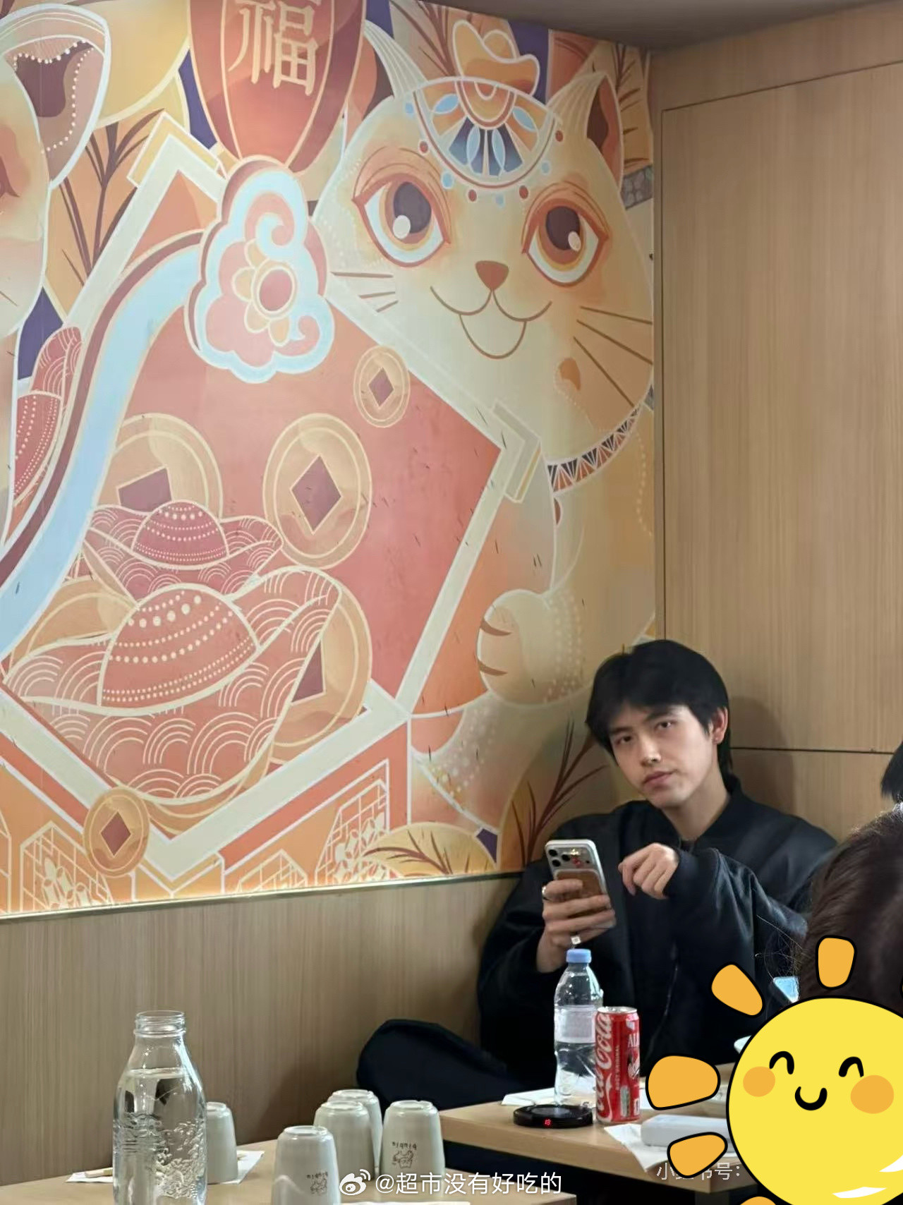 路人巴黎偶遇陈飞宇，飞宇还给比✌🏻了