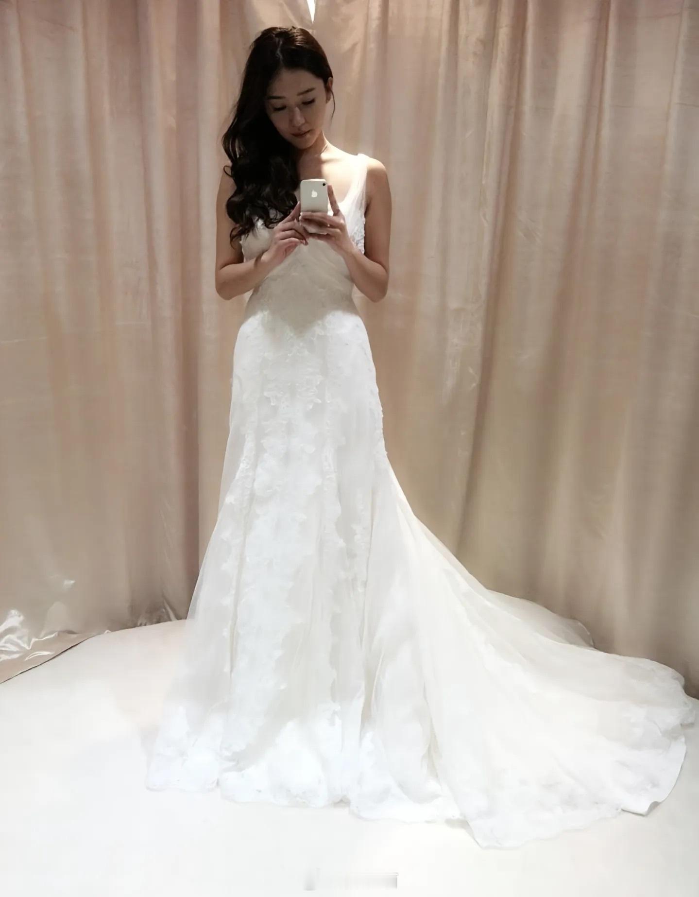 一些女明星的古早婚纱照