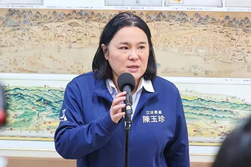 陈玉珍打脸卓荣泰，陈玉珍在“立院”质询卓荣泰时，说到金门的用水，金门每天用水2.