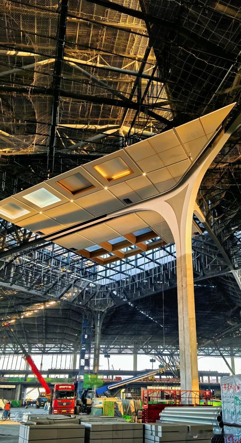 西安东站：古城新生的时代地标“西安的东站，亚洲的东站，世界的东站，结构之美。