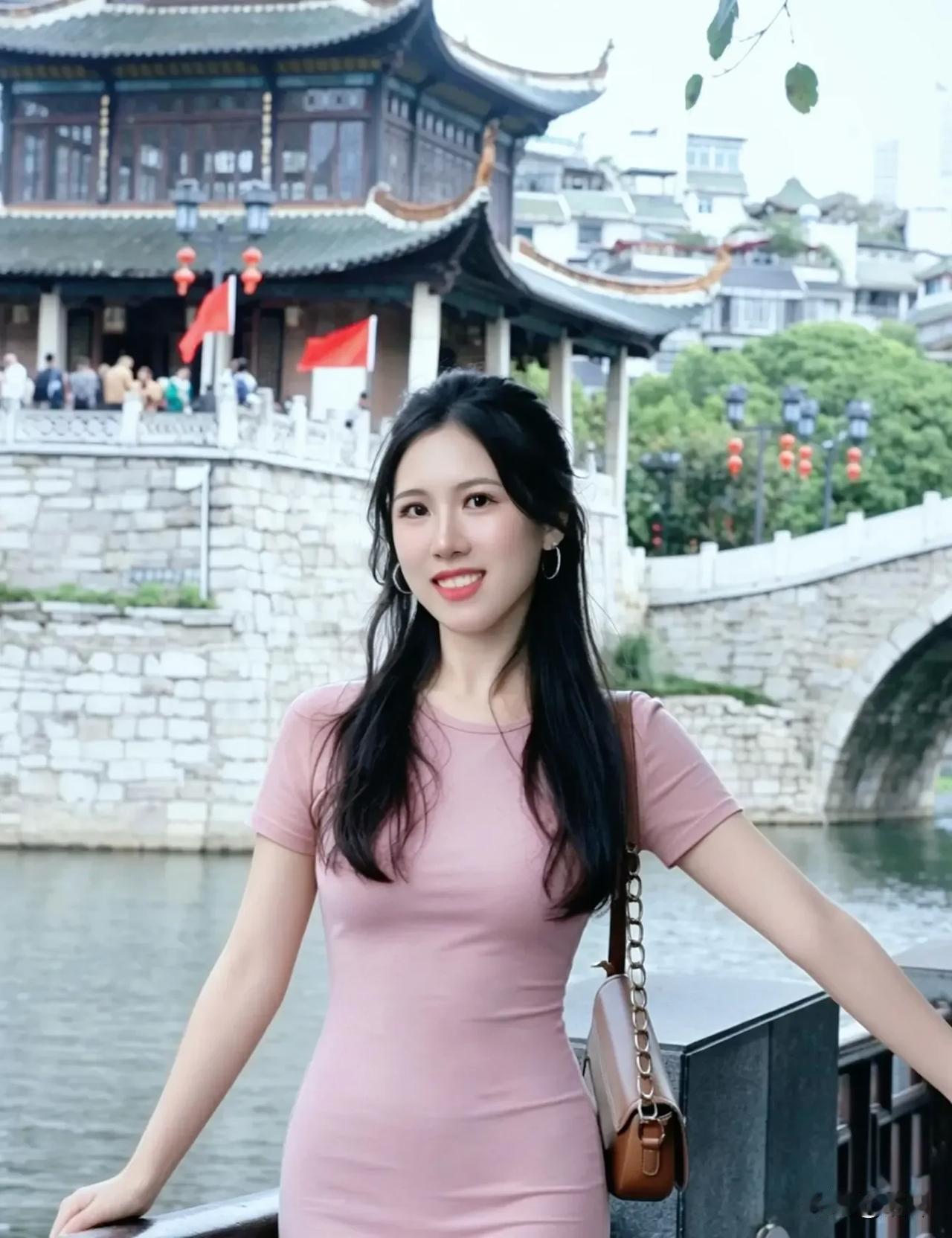 你抵不住诱惑还假装舍不得...