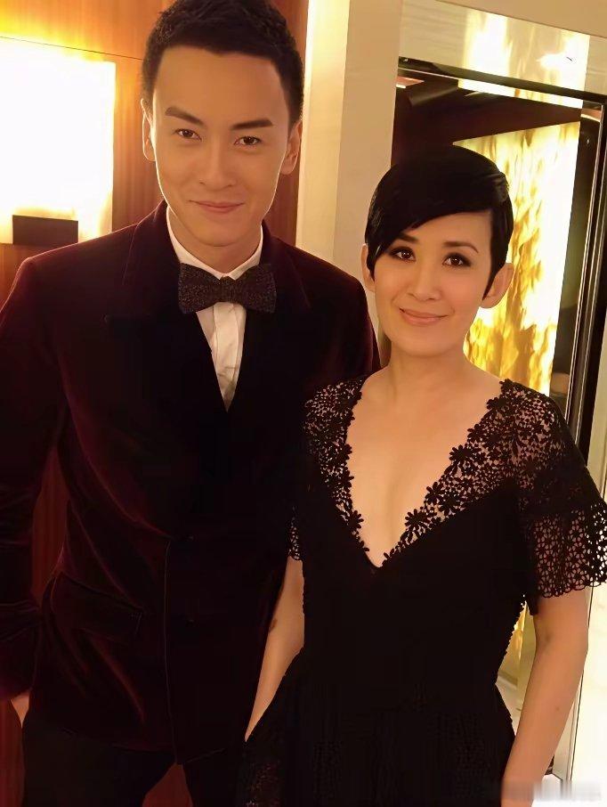 原来她是吴君如女儿陈是知，从小就富养，蜜罐里长大的，如今20岁了，在美国读大学，