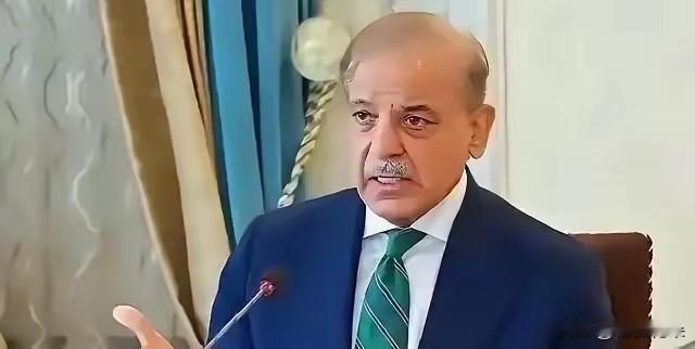 现在最着急的就是巴基斯坦。​不是中巴经济走廊停了，也不是瓜达尔港出事，是喀喇昆